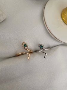 Yeşil Taş Detay Kıvrımlı Plaka Yılan Yüzük